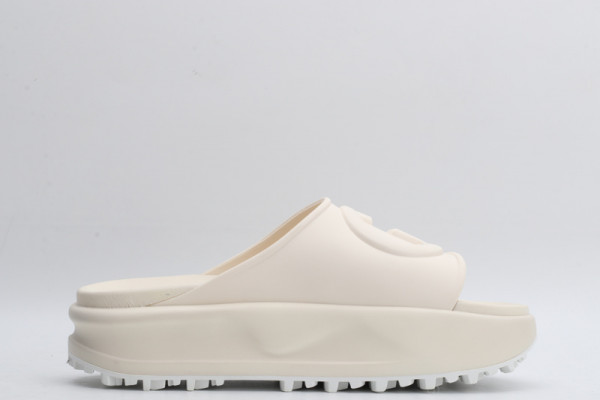 G*u*i slide with interlocking g