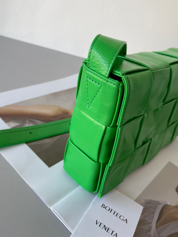 Bo*te*ga ve*ne*ta cassette