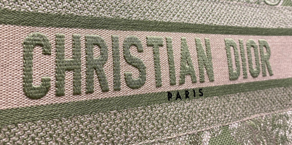 medium D*or book tote