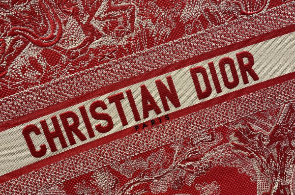 large D*or book tote