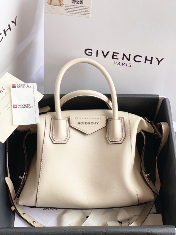 GIVENCHY ANTIGONA SOFT