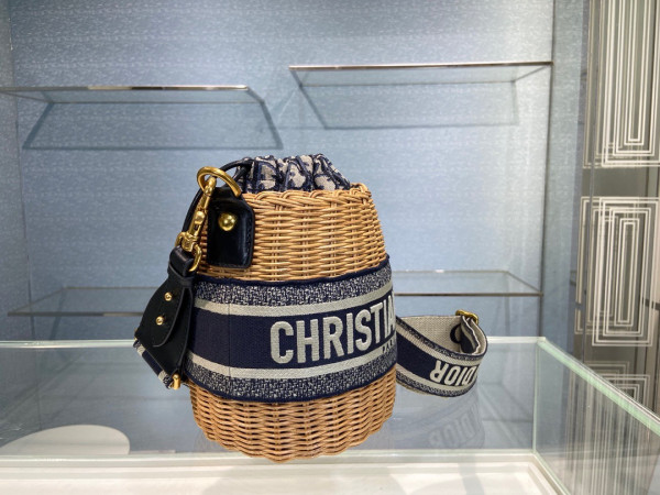 D*or wicker bucket bag