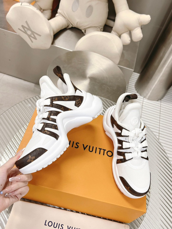 l**is V*t*n archlight sneaker