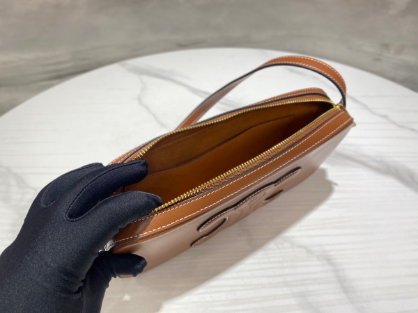 Ce**e mini camera shoulder bag