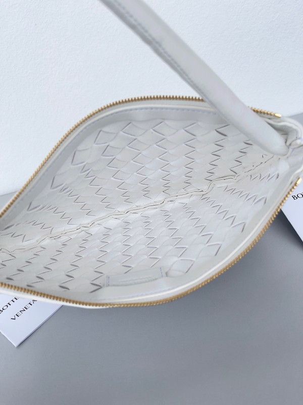 Bo*te*ga ve*ne*ta turn