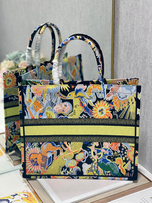 large D*or book tote