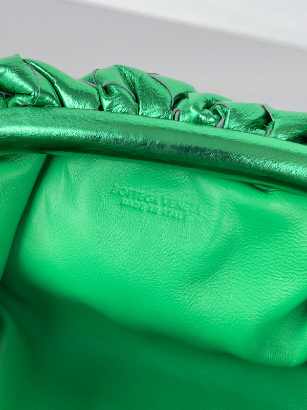 Bo*te*ga ve*ne*ta mini pouch