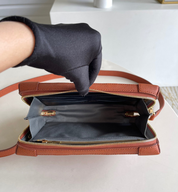 l**is V*t*n lvxnba soft trunk wearable wallet