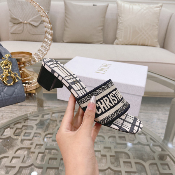 D*or dway heeled slide