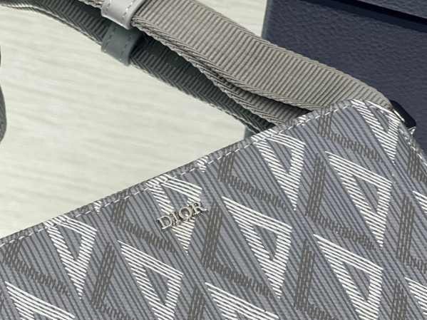 D*or messenger pouch