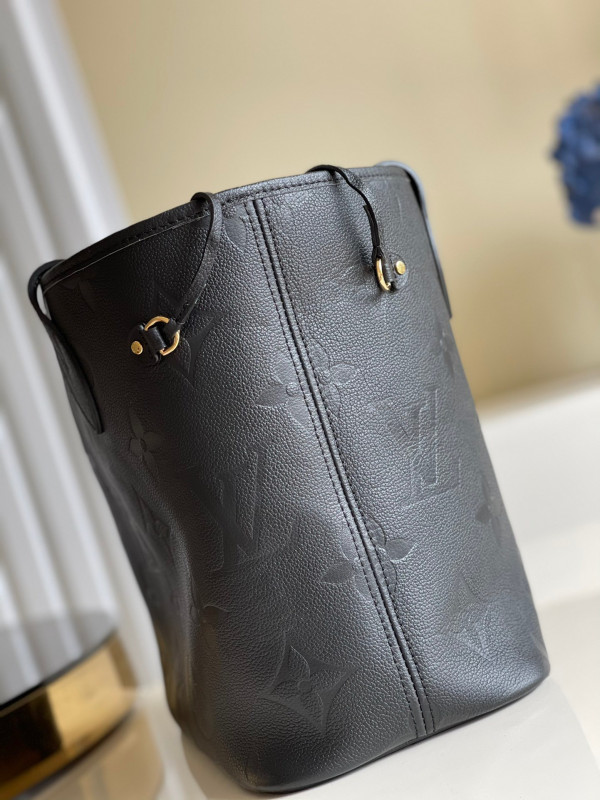 l**is V*t*n neverfull mm