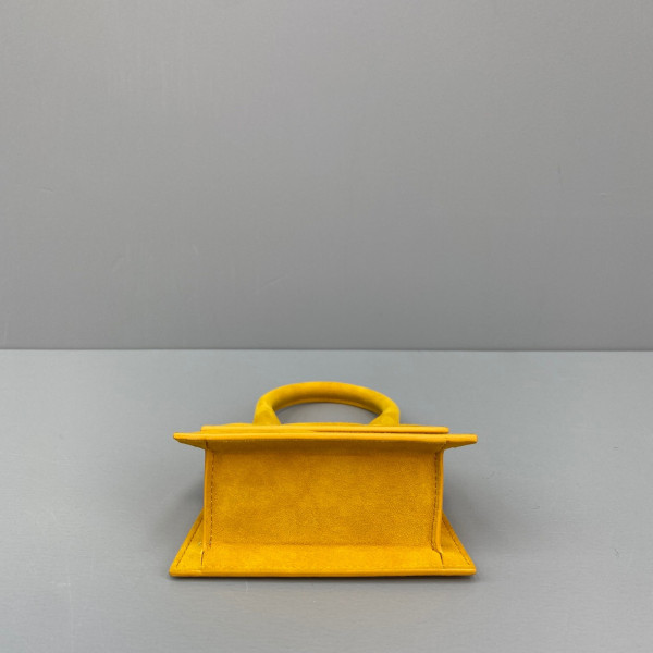 JACQUEMUS Le Chiquito Mini Bag