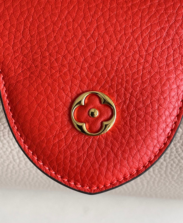 l**is V*t*n capucines bb