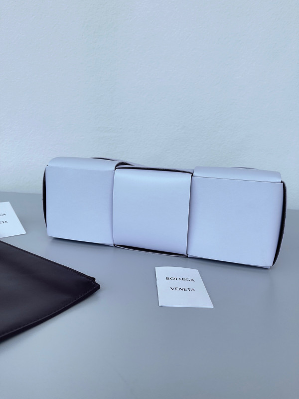 Bo*te*ga ve*ne*ta small arco tote bag