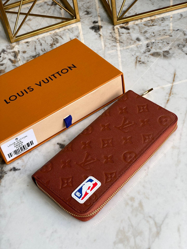 l**is V*t*n lvxnba zippy wallet