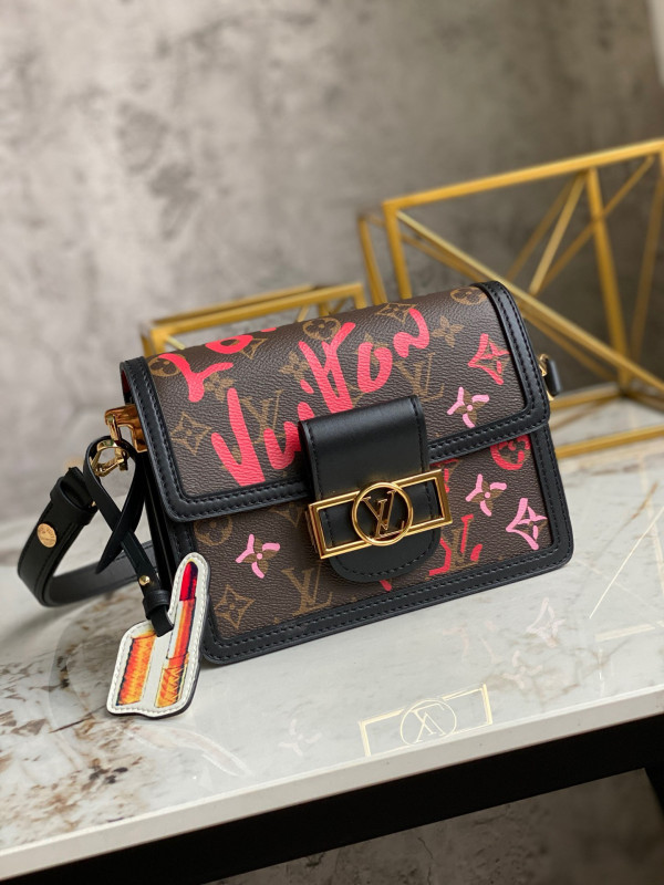l**is V*t*n limited edition - mini dauphine