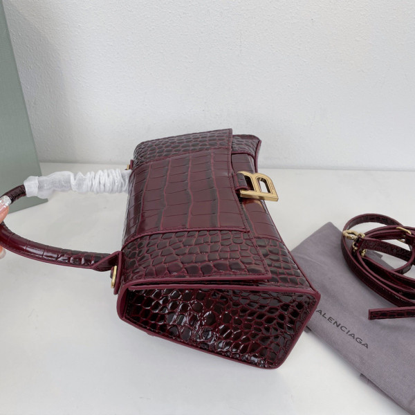 Ba*len*cia*ga hourglass