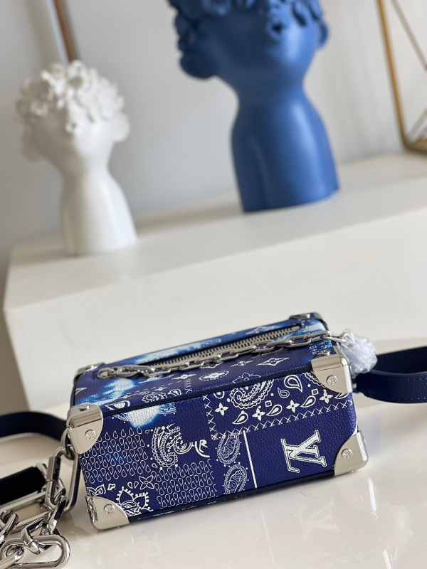 l**is V*t*n mini soft trunk