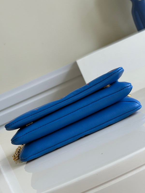 l**is V*t*n pochette coussin