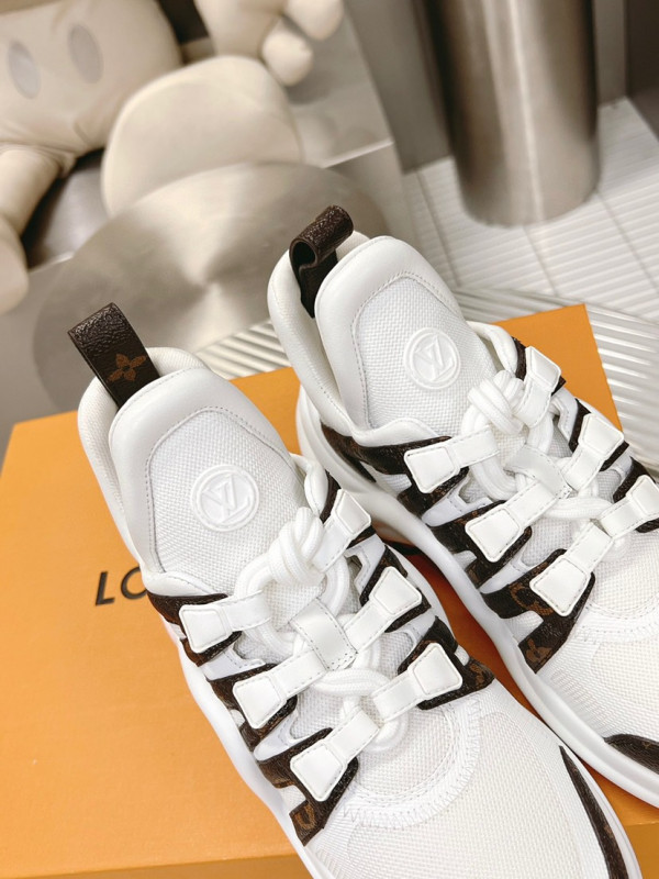 l**is V*t*n archlight sneaker