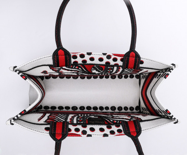 medium D*or book tote