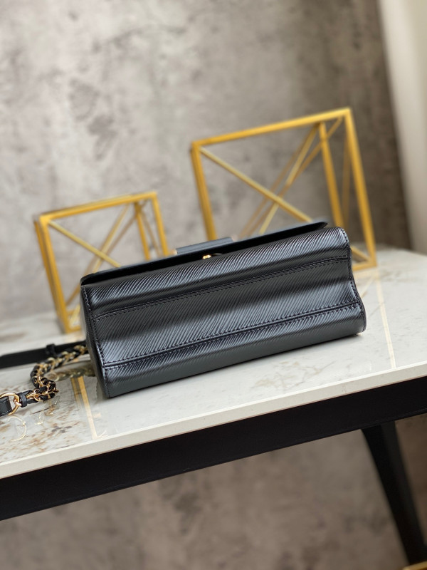 l**is V*t*n twist mm