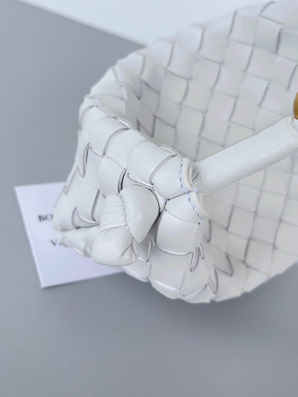 Bo*te*ga ve*ne*ta turn