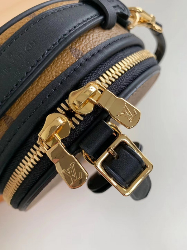 l**is V*t*n mini boite chapeau