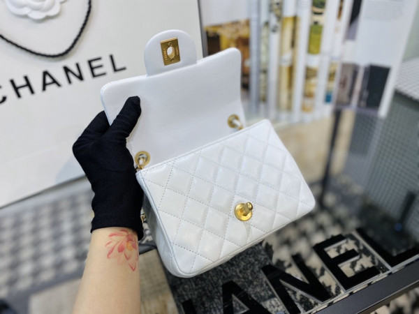 CL MINI FLAP BAG