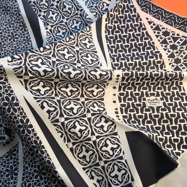 H**mes scarf