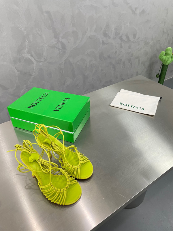 Bo*te*ga ve*ne*ta dot