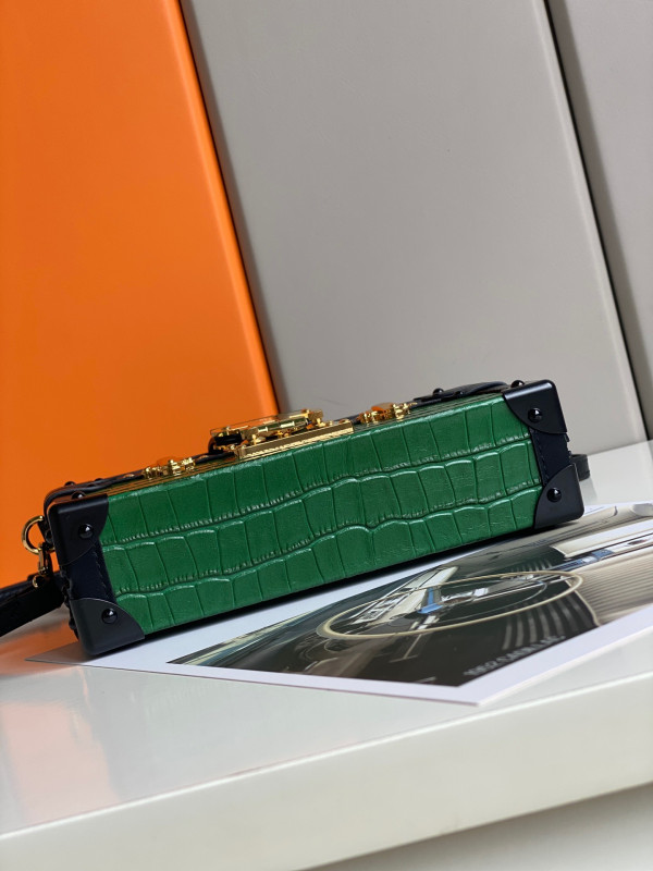 l**is V*t*n petite malle