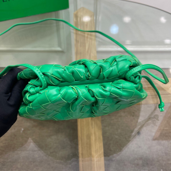 Bo*te*ga ve*ne*ta mini pouch