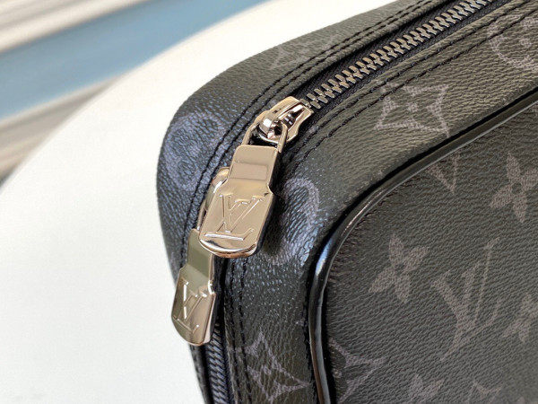 l**is V*t*n toiletry pouch gm