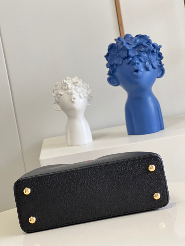 l**is V*t*n capucines mm