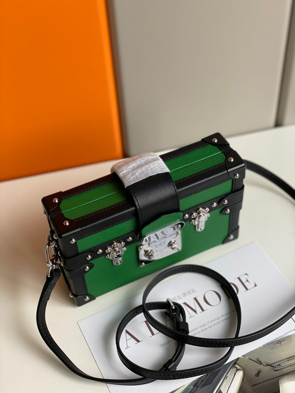 l**is V*t*n petite malle