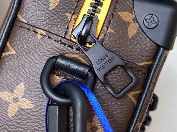 l**is V*t*n soft trunk