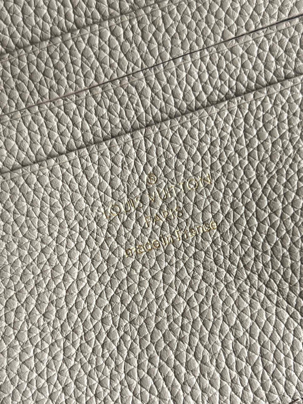 l**is V*t*n nano lockme bucket