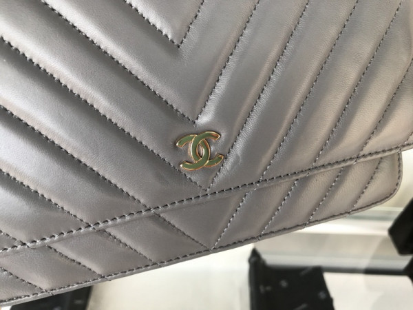 CL Flap Bag Lambskin With Gold / Silver Hardware