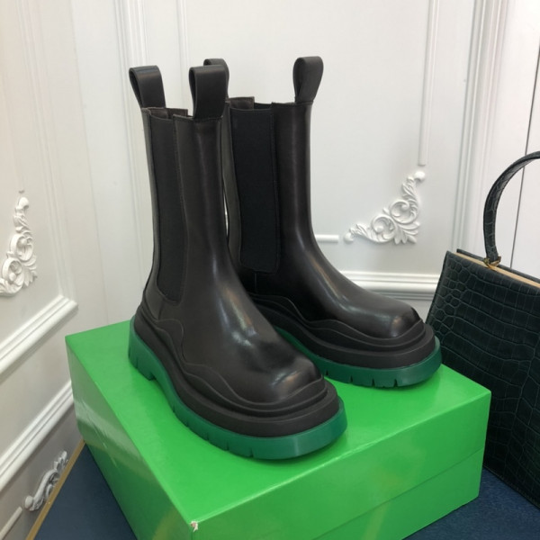 Bo*te*ga ve*ne*ta tire