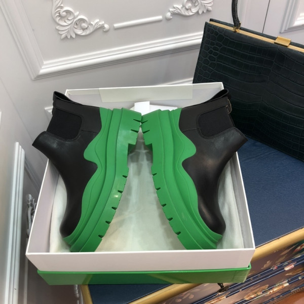 Bo*te*ga ve*ne*ta tire