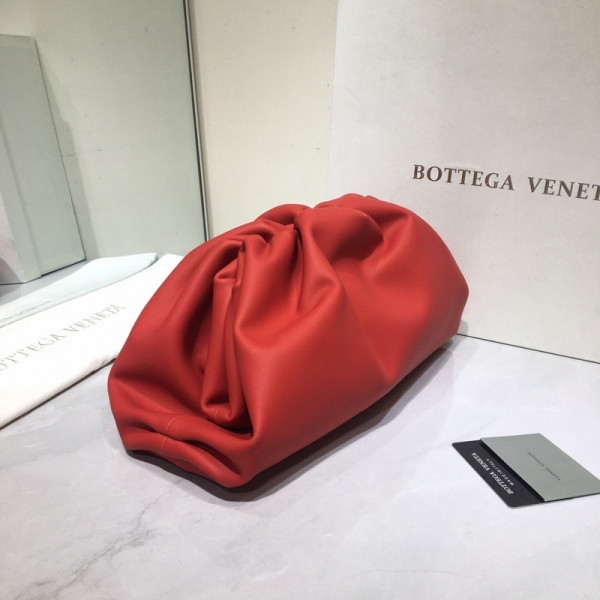 Bo*te*ga ve*ne*ta the pouch