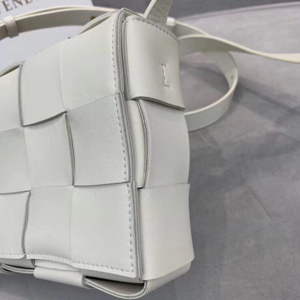 Bo*te*ga ve*ne*ta cassette