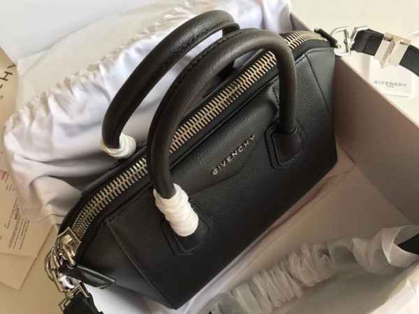 GIVENCHY ANTIGONA MINI/SMALL/MEDIUM IN GRAINED LEATHER