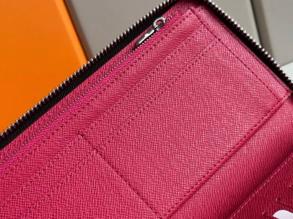 l**is V*t*n zippy wallet