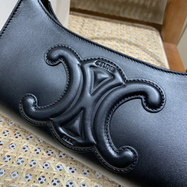 Ce**e shoulder bag cuir triomphe