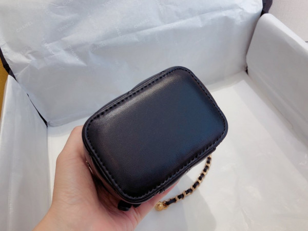 CL VANITY CASE