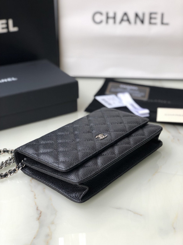 CL CHAIN WALLET CAVIAR