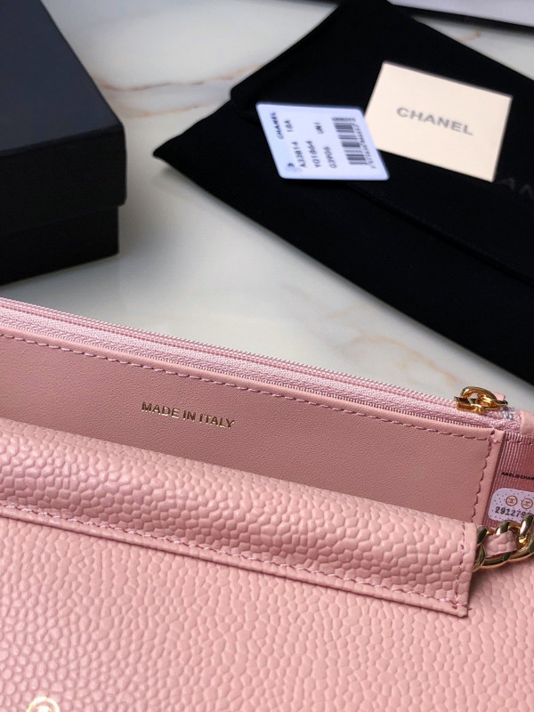 CL CHAIN WALLET CAVIAR WITH GOLD HARDWARE