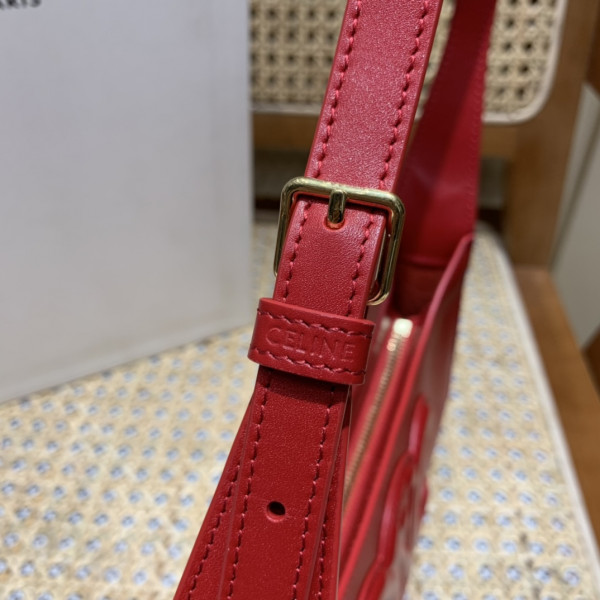 Ce**e shoulder bag cuir triomphe